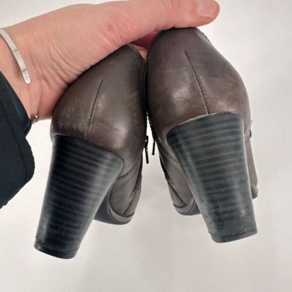 Clarks Collection Women's Leather Block Heel Side Zip Pumps Heels Taupe Size 8M - Picture 7 of 12